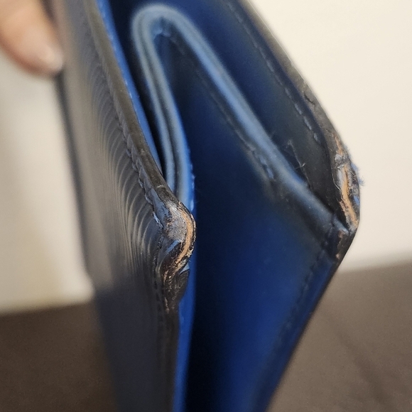 LOUIS VUITTON Epi Trousse Crete Clutch Bag Blue - Picture 9 of 16